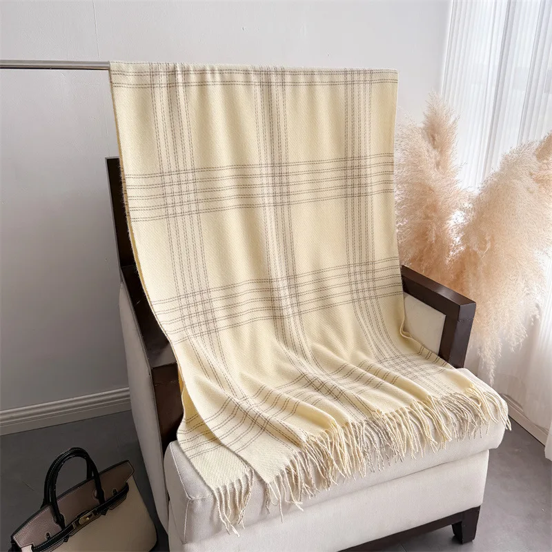 وشاح شتوي دافئ مزين بالشرابات  - مراجعة Woven Scarf Blanket وسعره