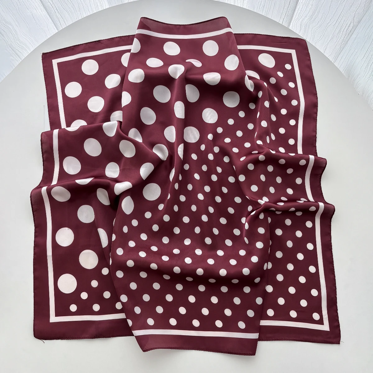 وشاح نسائي أنيق من الساتان الن - مراجعة Face Scarf Mask وسعره