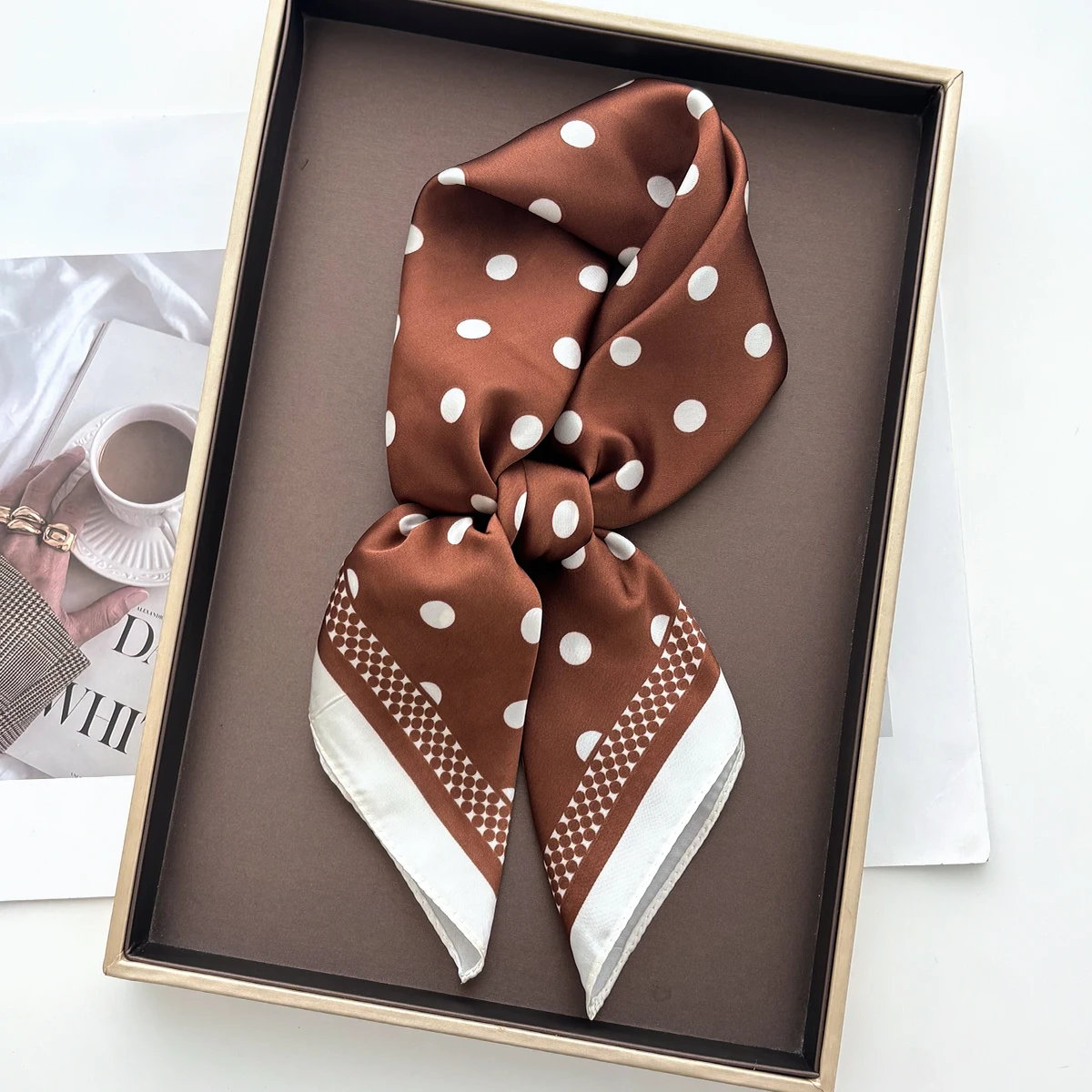 وشاح نسائي أنيق من الساتان الن - مراجعة Face Scarf Mask وسعره
